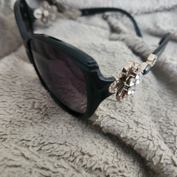 Bulgari Black Sunglasses with Gold Floral Accents - Picture 4 of 8